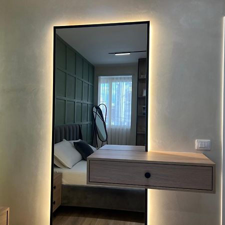 Syncron Apartments In The Center Of Тирана Екстериор снимка
