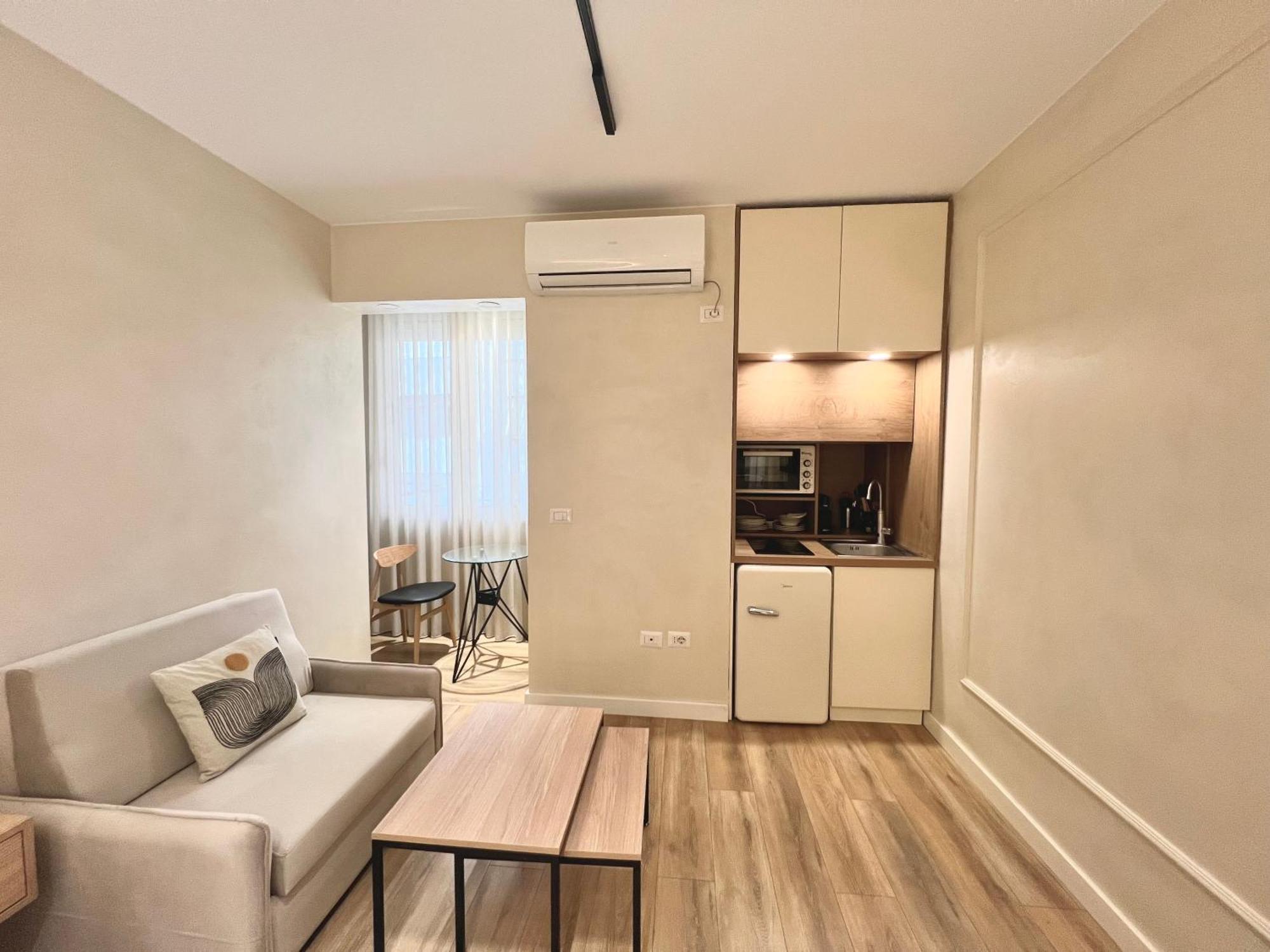 Syncron Apartments In The Center Of Тирана Екстериор снимка