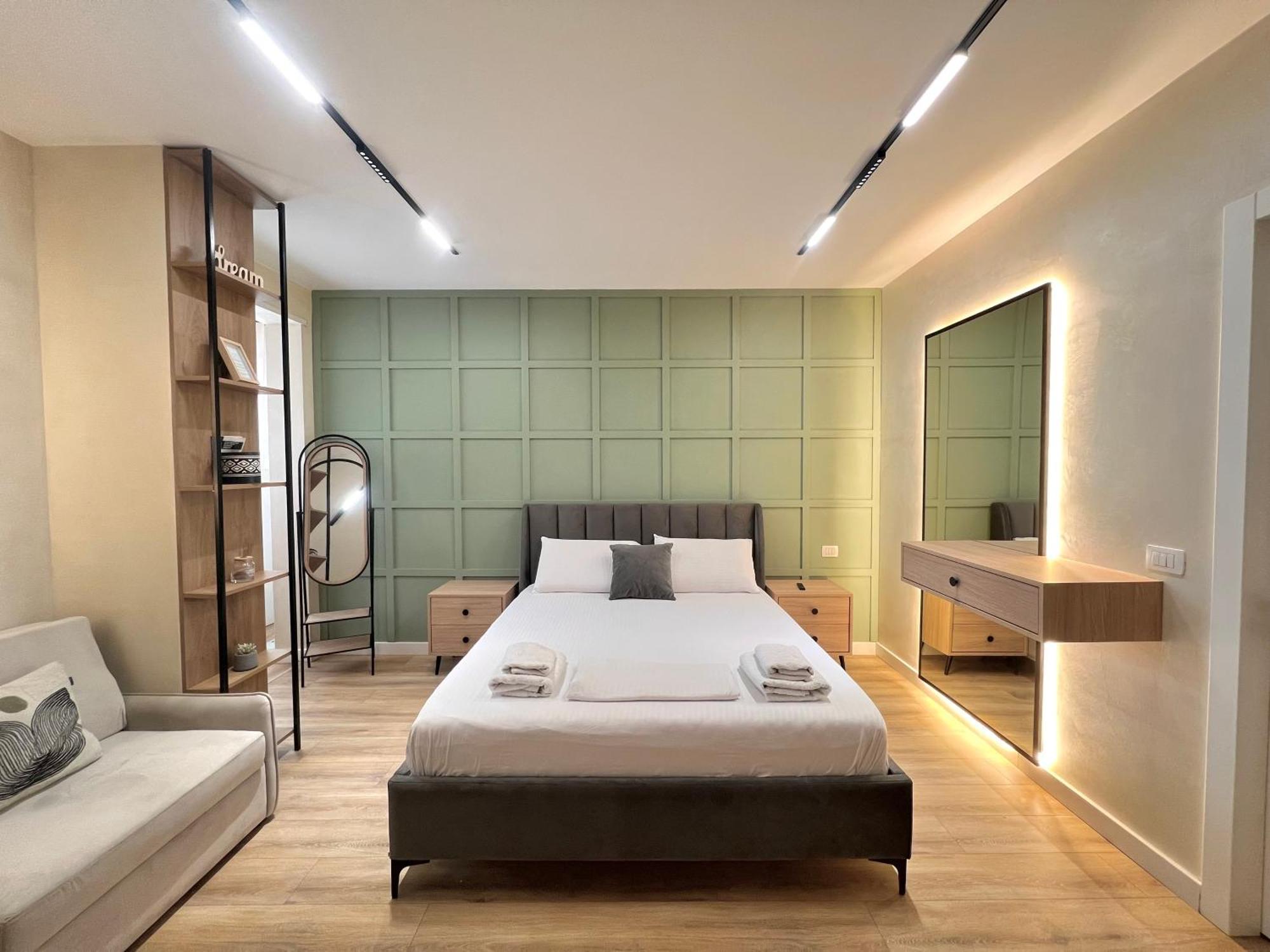 Syncron Apartments In The Center Of Тирана Екстериор снимка