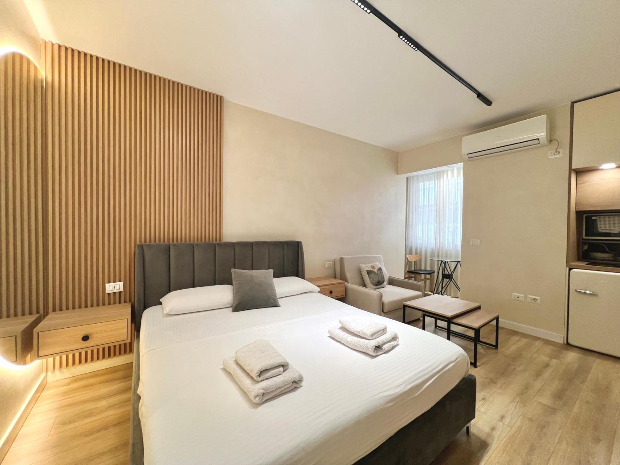 Syncron Apartments In The Center Of Тирана Екстериор снимка