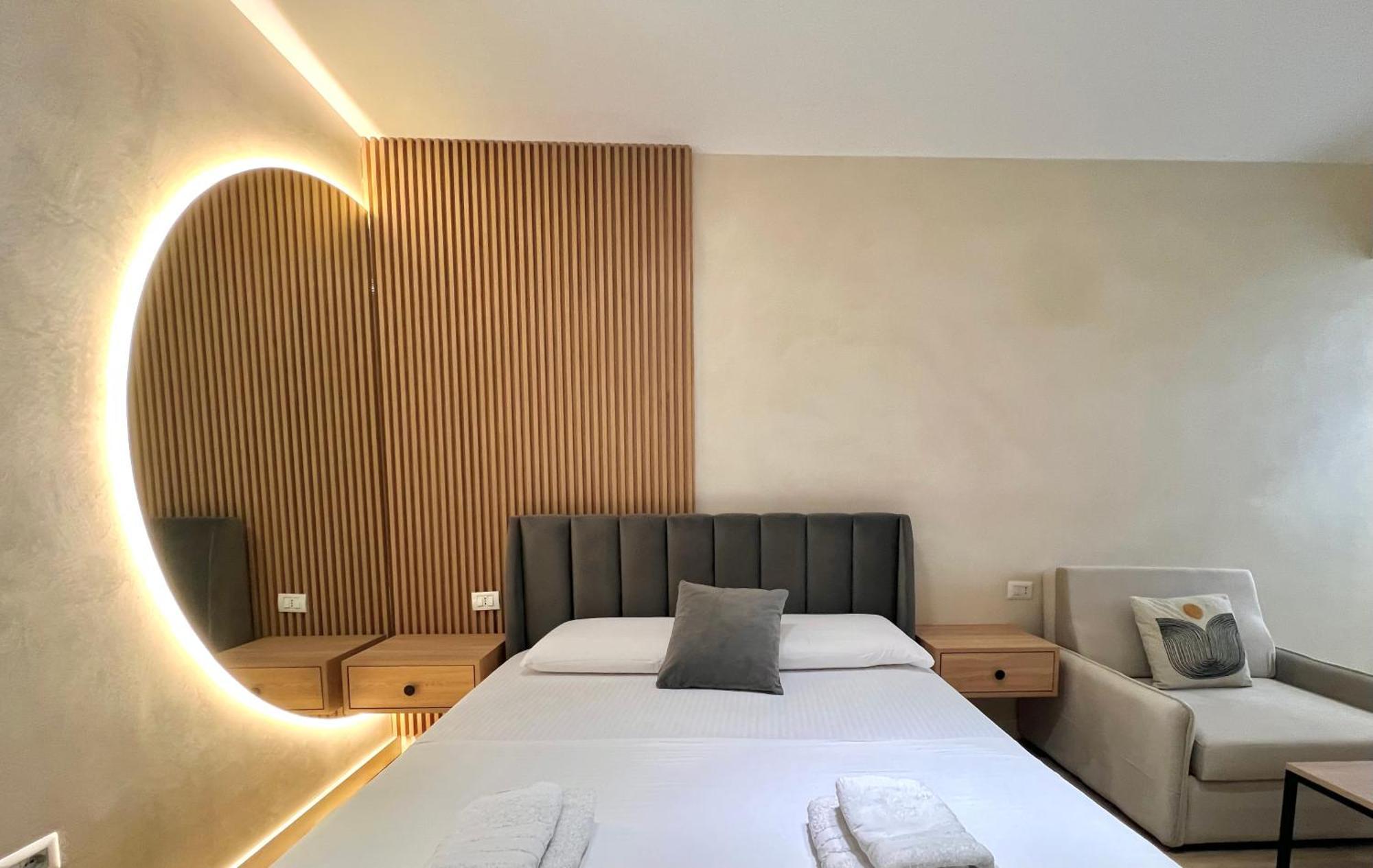 Syncron Apartments In The Center Of Тирана Екстериор снимка