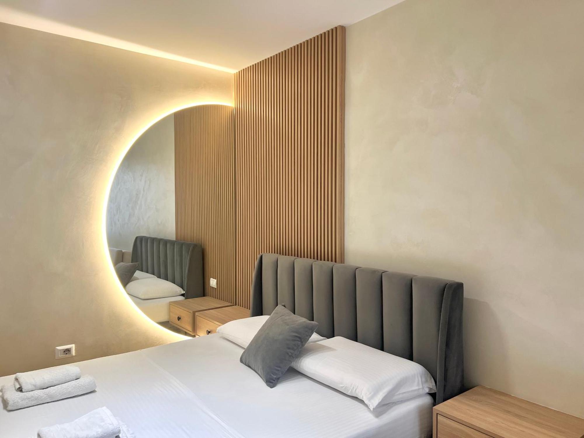Syncron Apartments In The Center Of Тирана Екстериор снимка