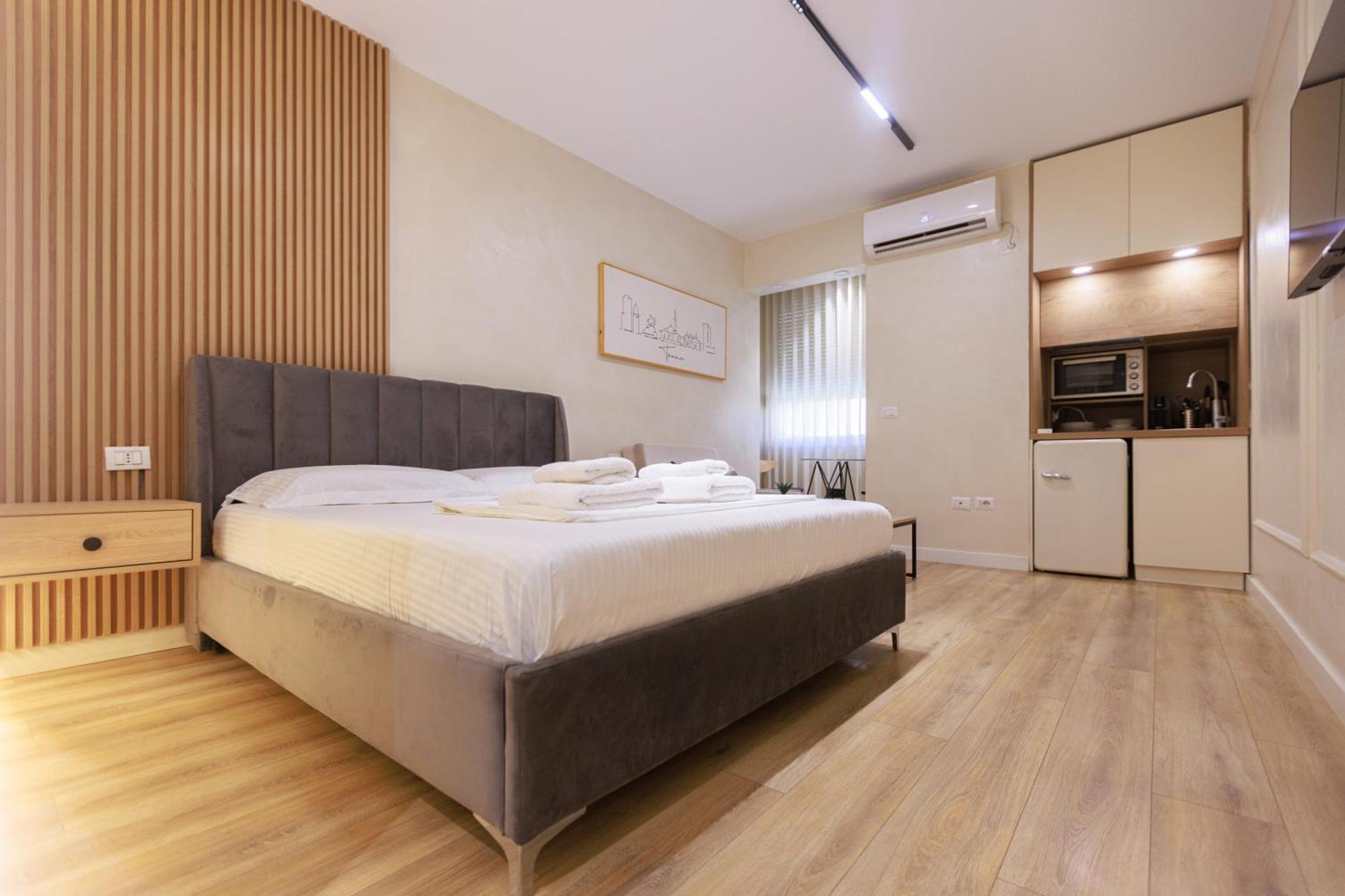 Syncron Apartments In The Center Of Тирана Екстериор снимка